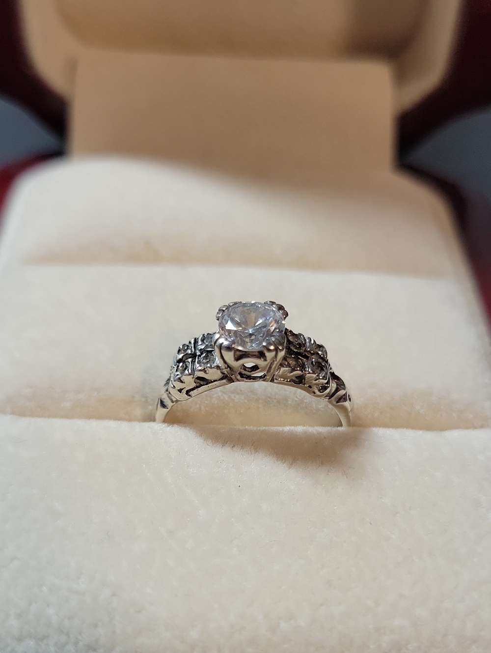 Vintage Sterling Silver Clear Stone Solitaire Ring - White